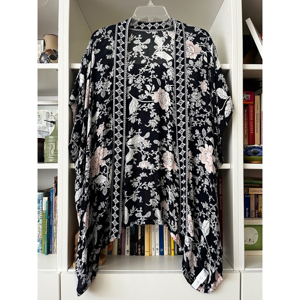 LOFT lightweight floral kimono, M/L